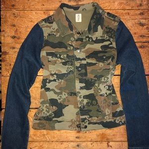 Volcom jean jacket size S